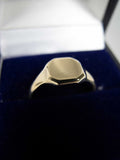 9 Carat Gold Signet Ring by Henry Griffith & Sons, Birmingham, 1944 - Harrington Antiques